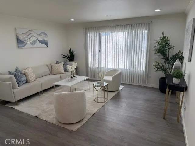 Condominium for sale at 408 Burchett 5, Glendale, CA featuring 2 beds and 2 baths