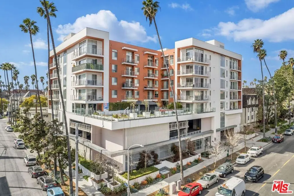 Residential Lease for rent at 453 S Kenmore Avenue 514, Los Angeles, Los Angeles County, CA featuring 1 bed and 1 bath