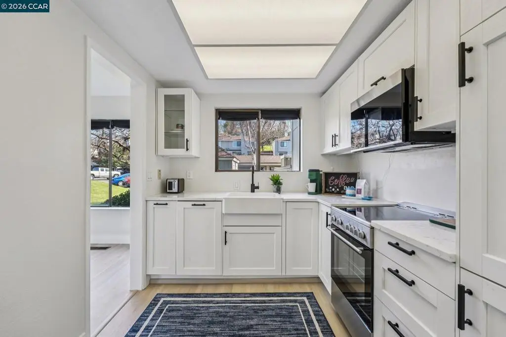 Condominium for sale at 2 Lakeview Ct, Novato, CA featuring 2 beds and 1 bath