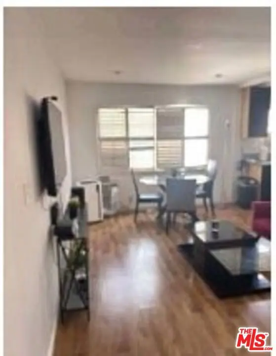 Condominium for rent at 137 Rexford 2, Beverly Hills, CA featuring 1 bed and 2 baths