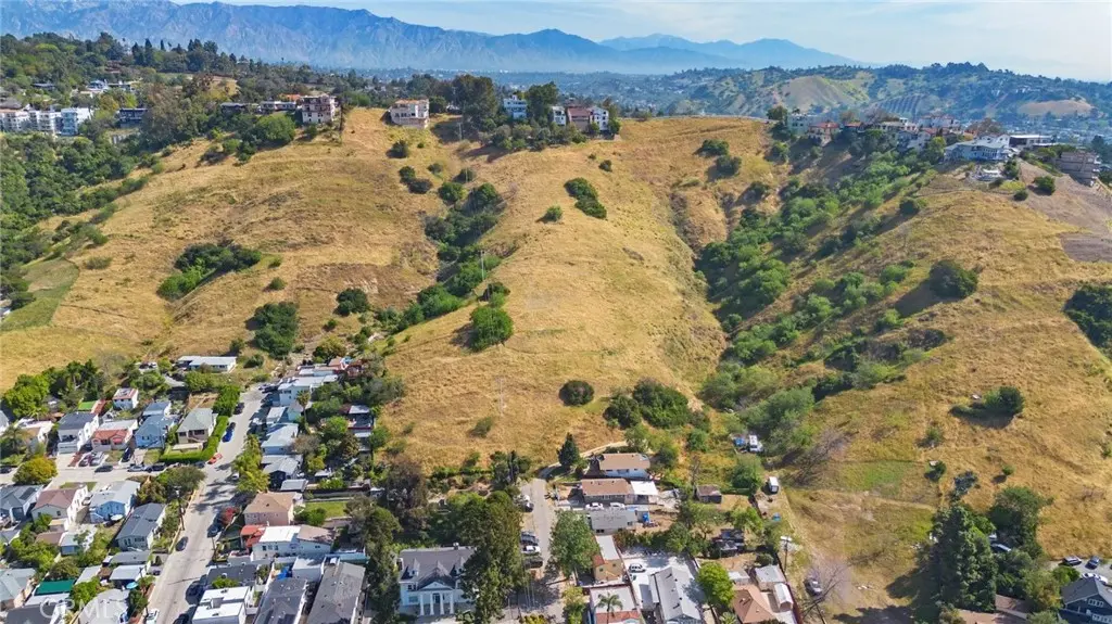 3535 Thorpe Avenue, Los Angeles, CA — listing photo 1