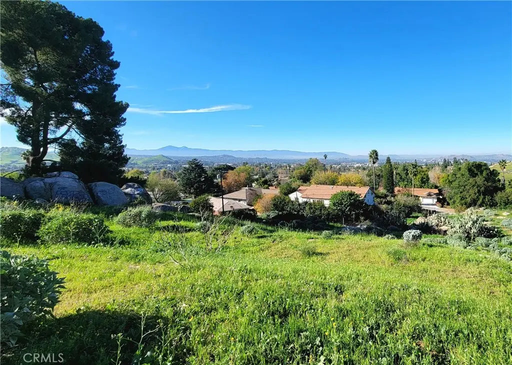 2935 Galaxie Heights Road, Riverside, CA — listing photo 1