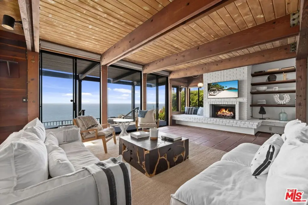 Single Family Residence for rent at 31648 Broad Beach Road, Malibu, CA featuring 4 beds and 4 baths