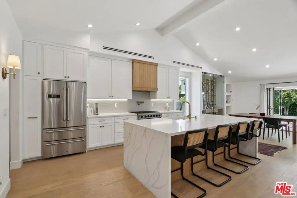 13117 Magnolia Boulevard, Sherman Oaks, CA — listing photo 1