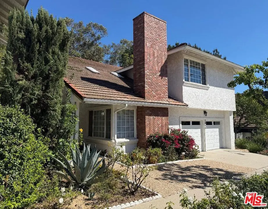 Residential Lease for rent at 2846 Angelo Drive, Los Angeles, Los Angeles County, CA featuring 4 beds and 3 baths