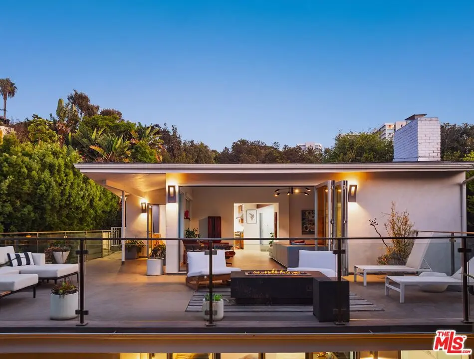 Residential Lease for rent at 279 Mabery Road, Santa Monica, Los Angeles County, CA featuring 4 beds and 4 baths