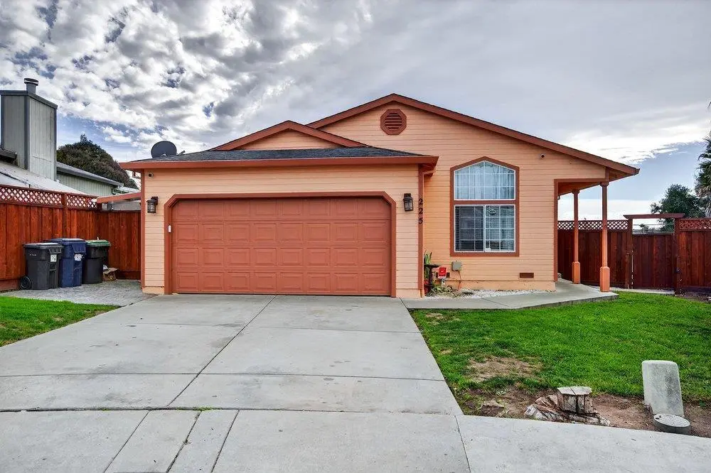 Single Family Residence for sale at 225 Kimberly, Watsonville, CA featuring 3 beds and 2 baths