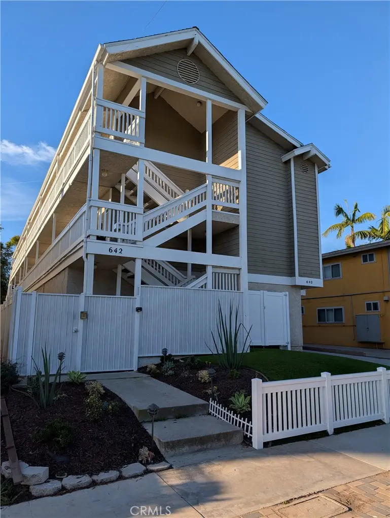 Apartment for sale at 642 W Imperial, El Segundo, CA
