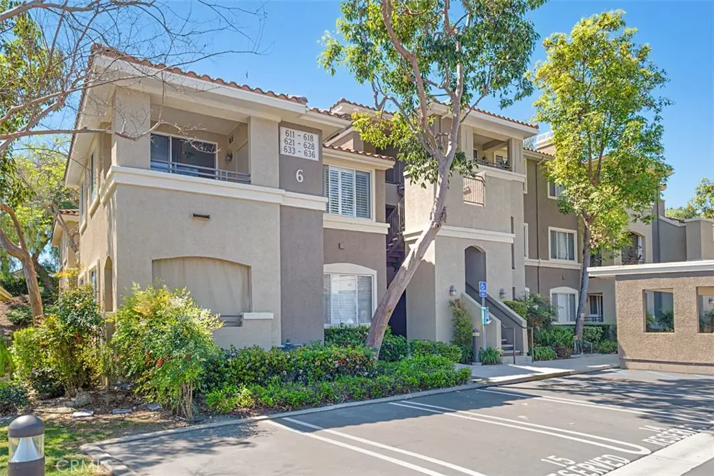 Condominium for sale at 22681 Oakgrove #635, Aliso Viejo, CA featuring 1 bed and 1 bath