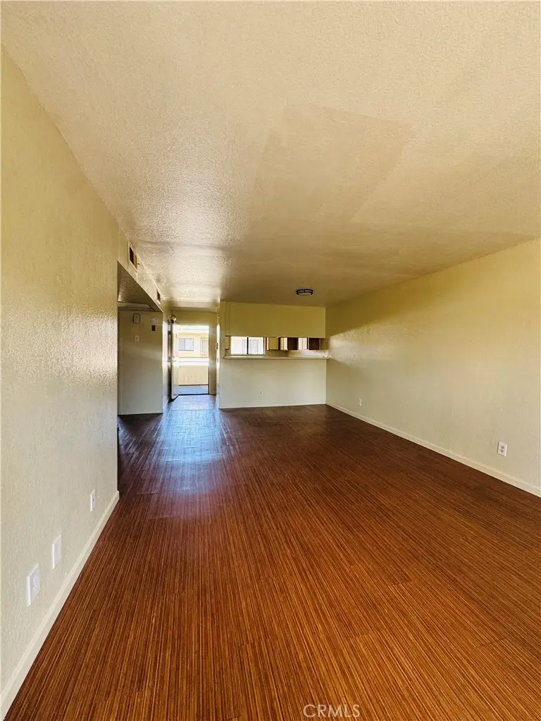14610 Delano 215, Van Nuys, CA — listing photo 1