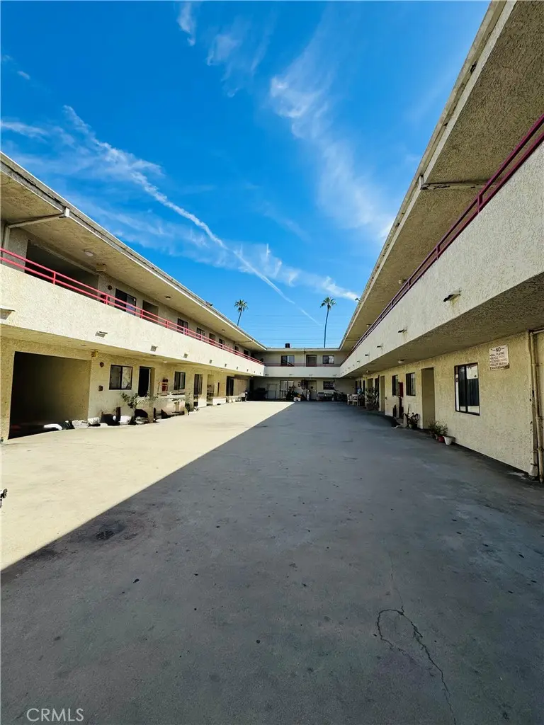 14610 Delano 211, Van Nuys, CA — listing photo 1