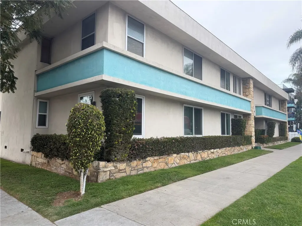 Condominium for sale at 1101 E Ocean, Long Beach, CA featuring 1 bed and 1 bath