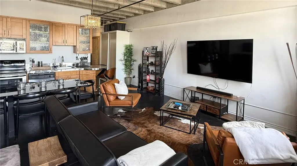 Condominium for sale at 312 W 5th 1022, Los Angeles, CA featuring 1 bed and 1 bath