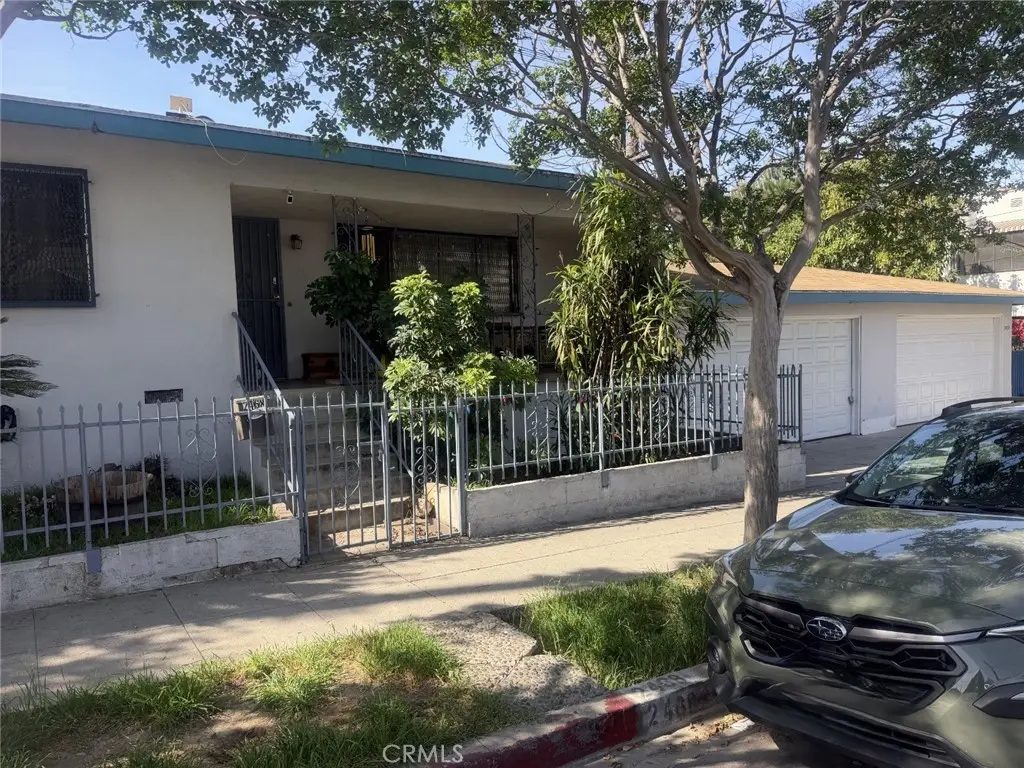 Duplex for sale at 2468 W Avenue 32, Los Angeles, CA