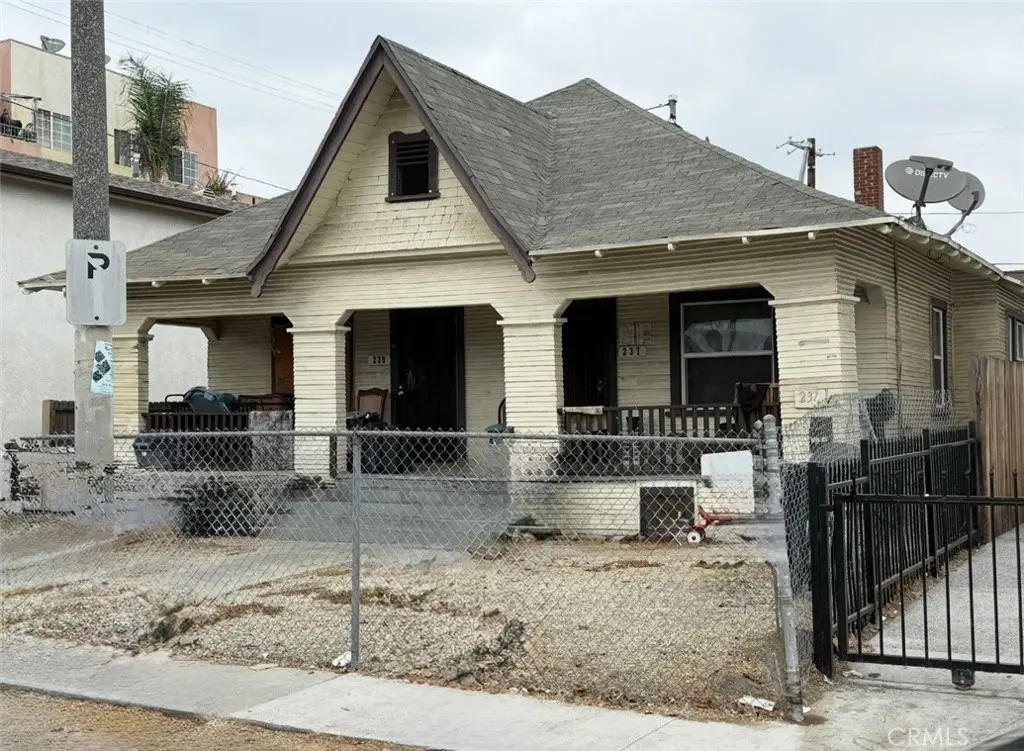 Triplex for sale at 237 W 50th, Los Angeles, CA