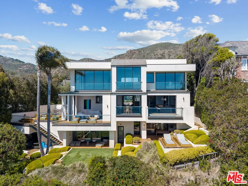 Residential Lease for rent at 31824 Seafield Drive, Malibu, Los Angeles County, CA featuring 5 beds and 6 baths