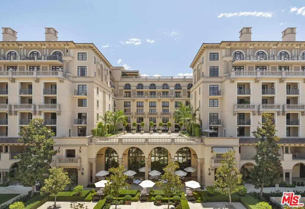 Condominium for sale at 225 N Canon Drive 7C, Beverly Hills, CA featuring 4 beds and 5 baths