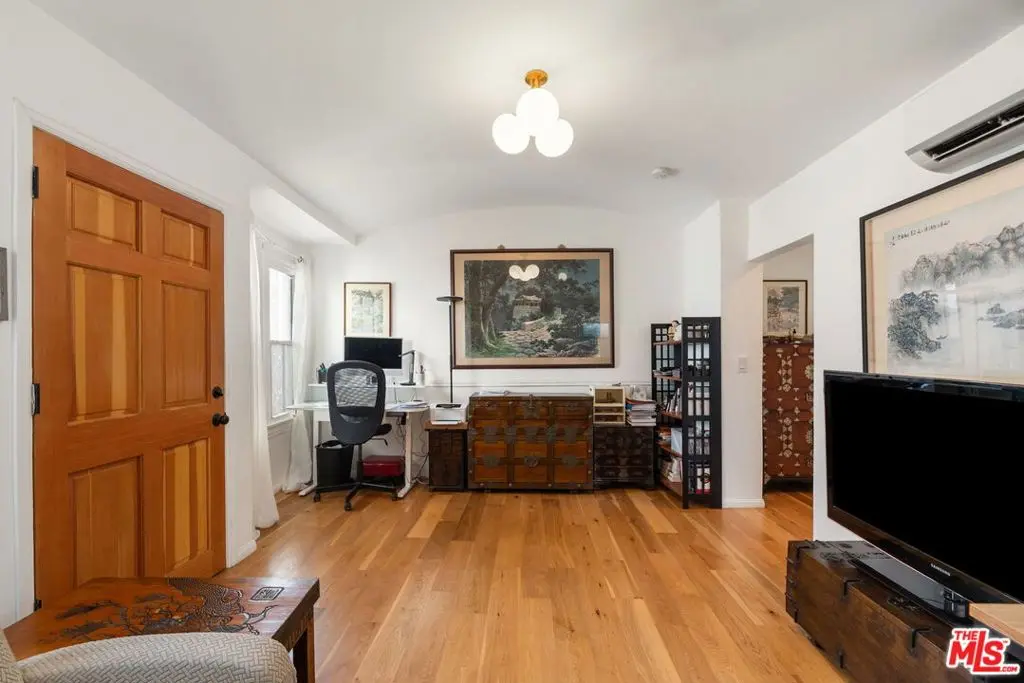 Condominium for sale at 5846 3/4 Willoughby Ave, Los Angeles, CA featuring 1 bed and 1 bath