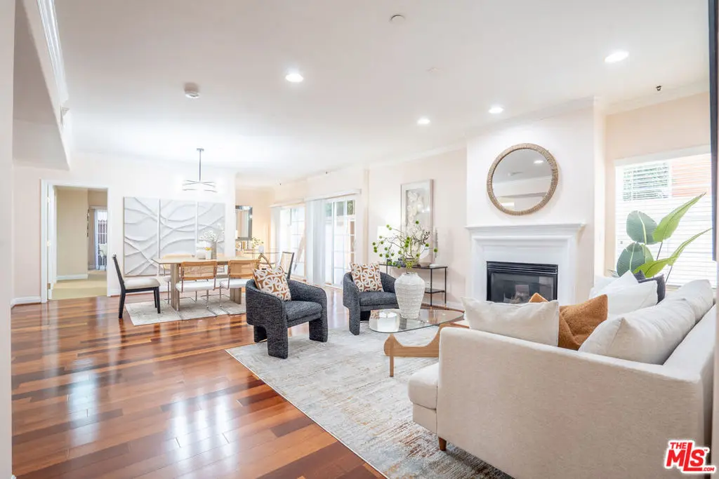 Condominium for sale at 616 S Wilton Place 103, Los Angeles, CA featuring 3 beds and 3 baths