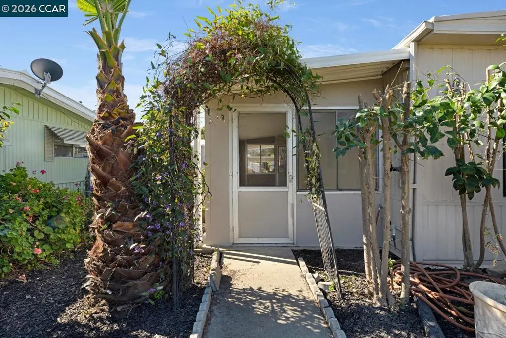 Manufactured In Park for sale at 2159 Dalis Drive, Concord, CA featuring 3 beds and 2 baths