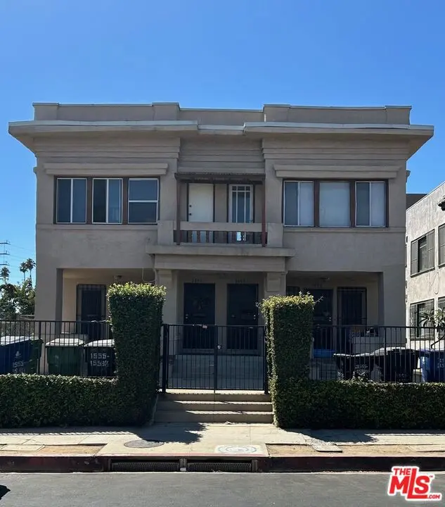 Residential Lease for rent at 1555 6th Avenue 1/2, Los Angeles, Los Angeles County, CA featuring 2 beds and 1 bath
