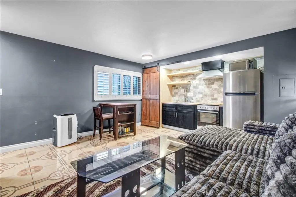 7904 Laurel Canyon 12, North Hollywood, CA — listing photo 1