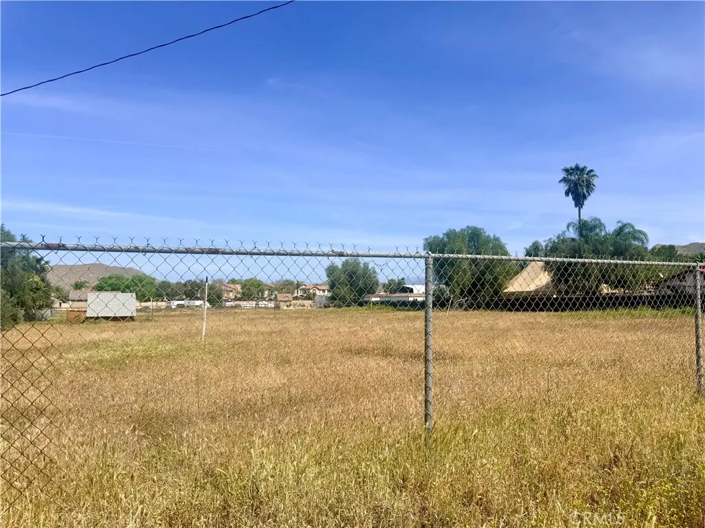 1666 E Rider, Perris, CA — listing photo 1