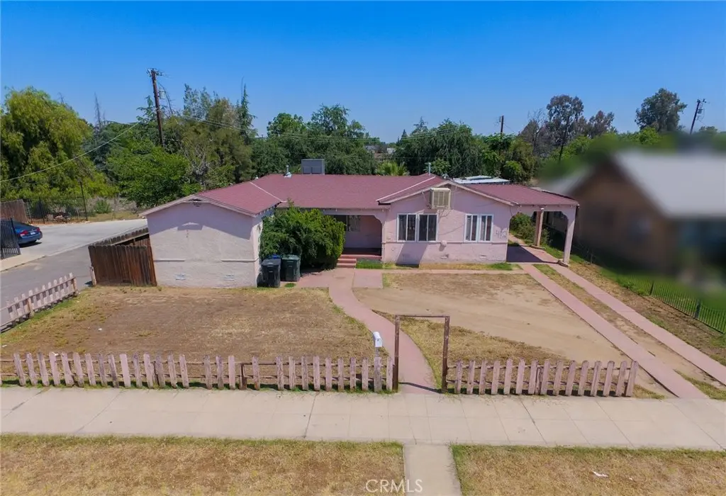 Duplex for sale at 410 Niles, Bakersfield, CA featuring 3 beds and 2 baths