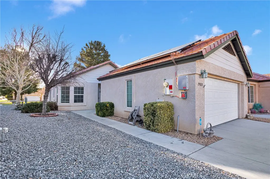 19031 Pamela Lane, Apple Valley, CA — listing photo 1