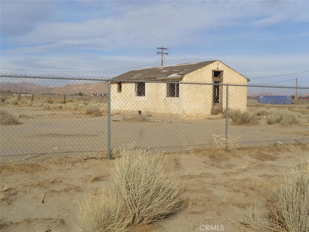 2011 67th W, Rosamond, CA — listing photo 1