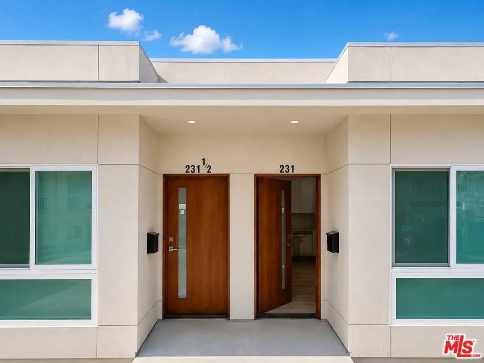 Residential Lease for rent at 233 N Berendo Street 5, Los Angeles, Los Angeles County, CA featuring 1 bed and 1 bath