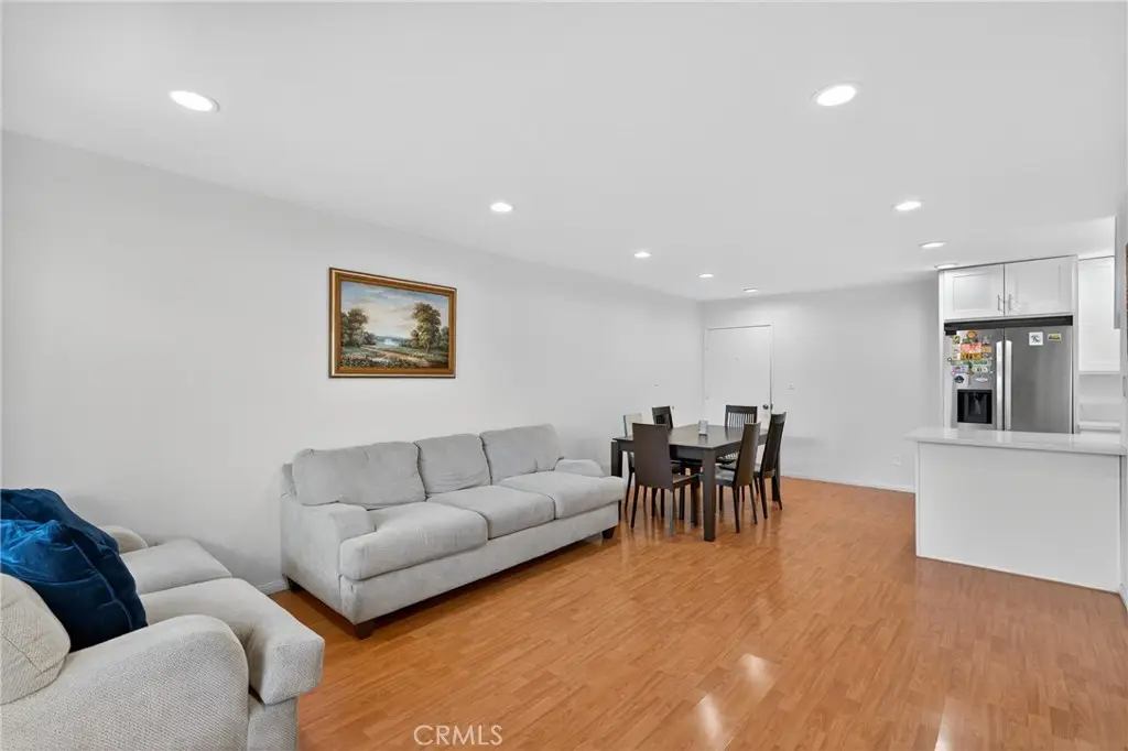 7826 Laurel Canyon Boulevard 17, North Hollywood, CA — listing photo 1