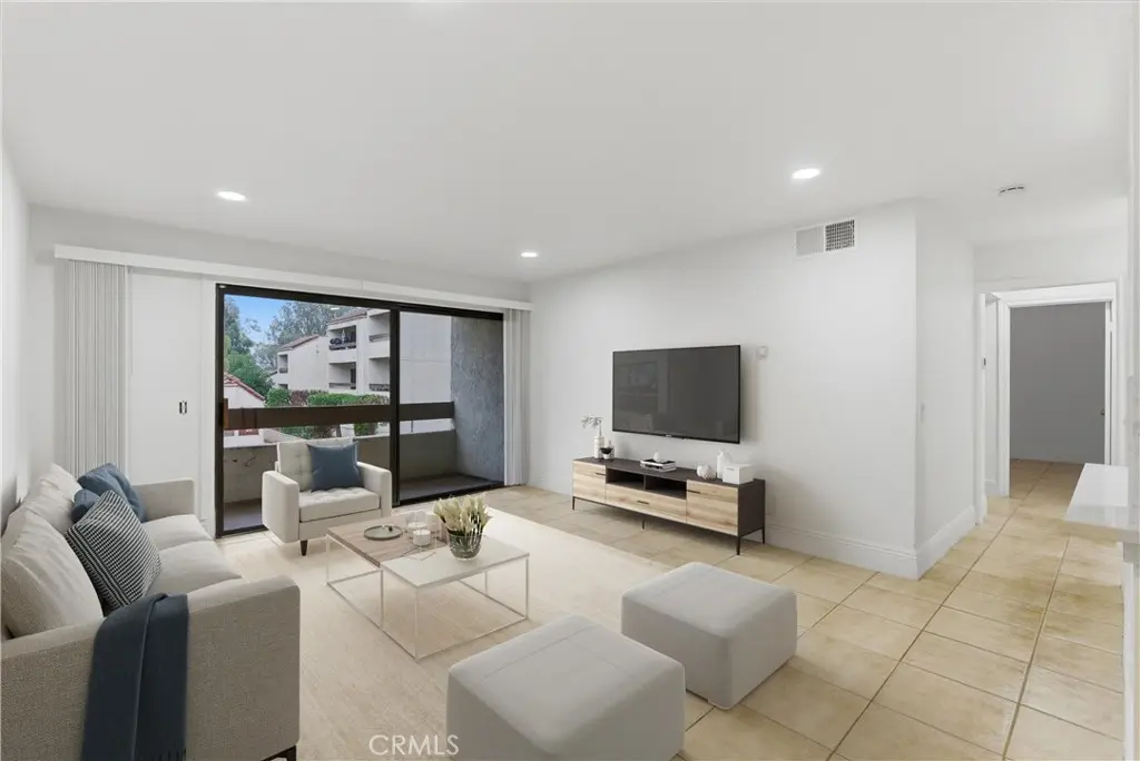 600 W 3rd Street A210, Santa Ana, CA — listing photo 1