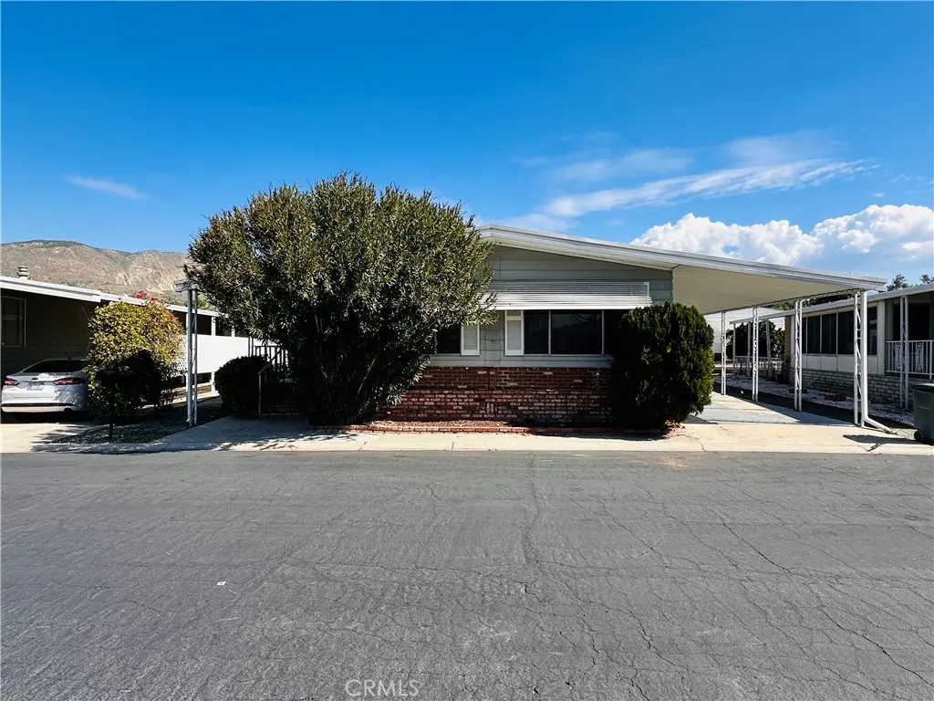 Residential Lease for rent at 2230 Lake Park Drive 140, San Jacinto, Riverside County, CA featuring 2 beds and 2 baths