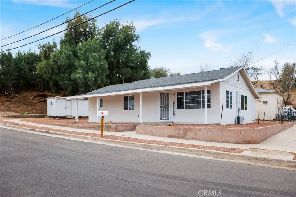 501 B, Needles, CA — listing photo 1