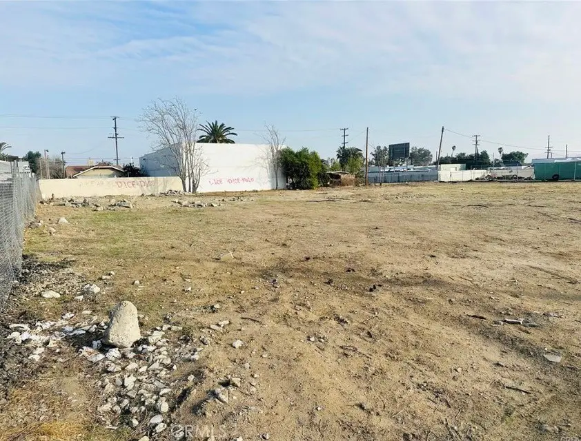 323 S Mayfield, San Bernardino, CA — listing photo 1