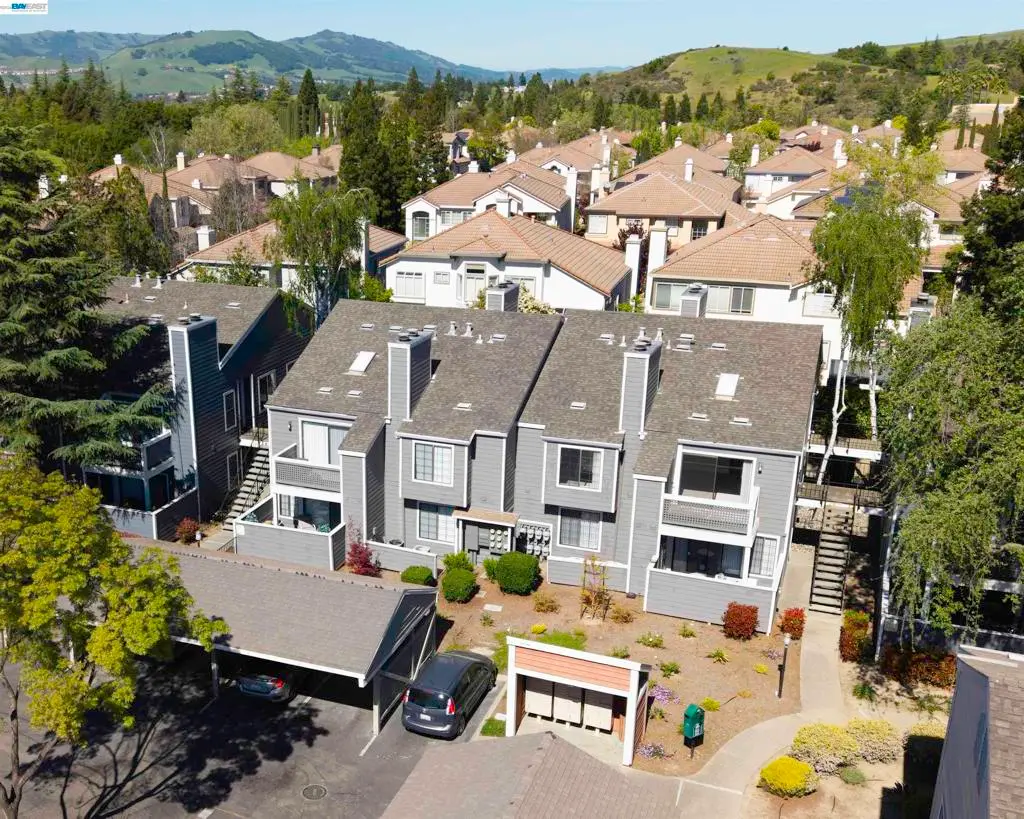 Condominium for sale at 364 Eastridge Dr, San Ramon, CA featuring 1 bed and 1 bath