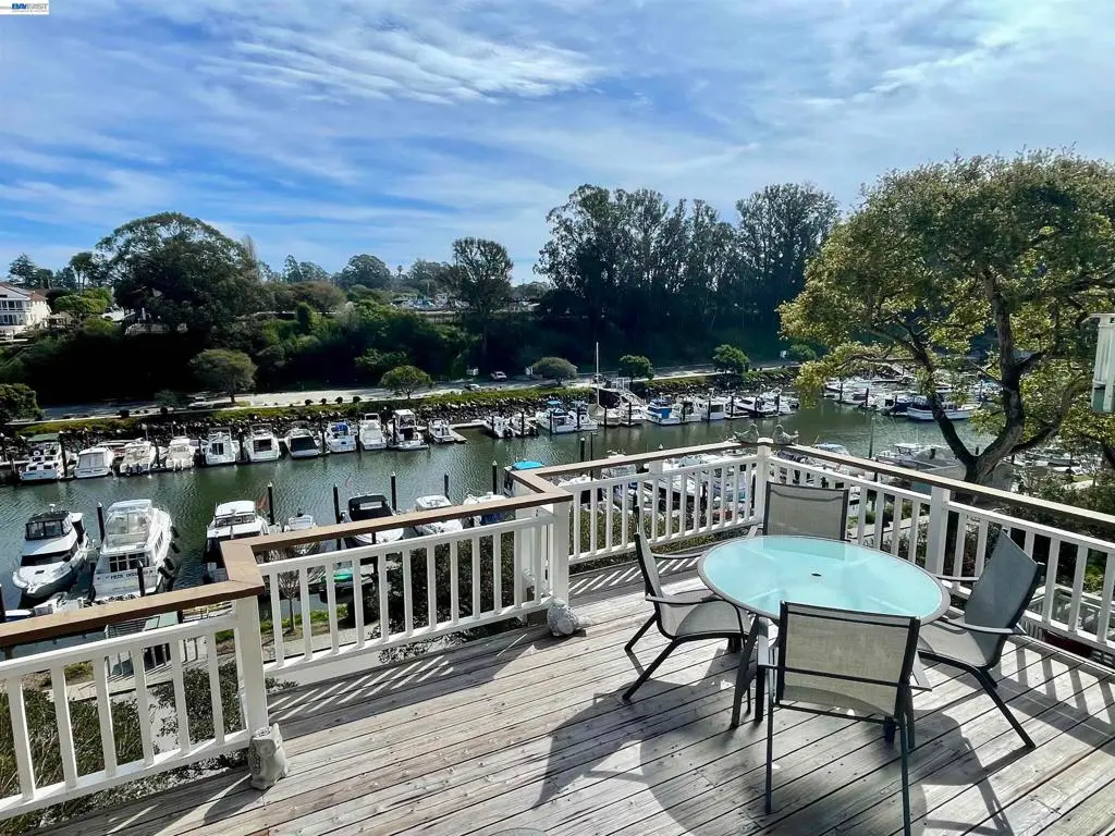 Single Family Residence for sale at 126 Frederick St, Santa Cruz, CA featuring 3 beds and 2 baths
