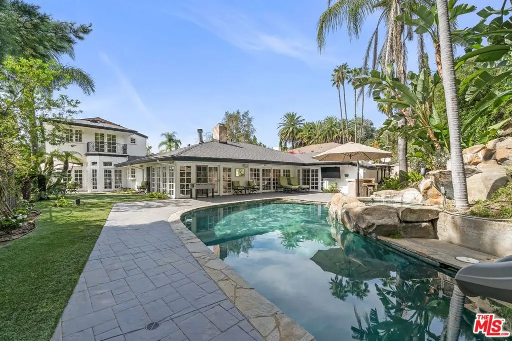 Residential Lease for rent at 9023 Alto Cedro Drive, Beverly Hills, Los Angeles County, CA featuring 6 beds and 7 baths