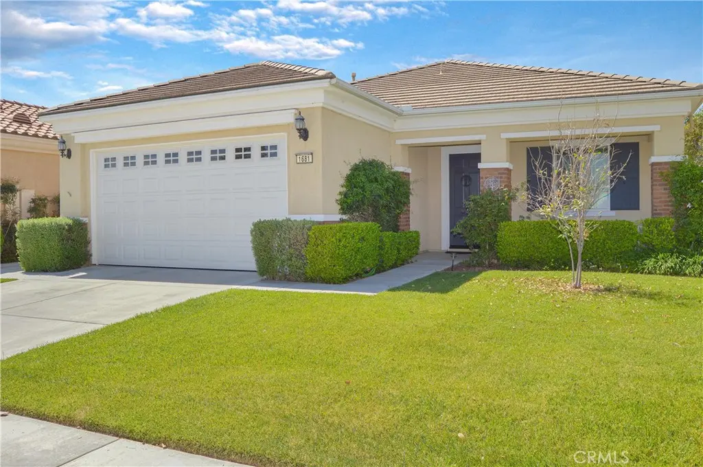 Single Family Residence for sale at 1681 Via Borrego, Hemet, CA featuring 2 beds and 2 baths