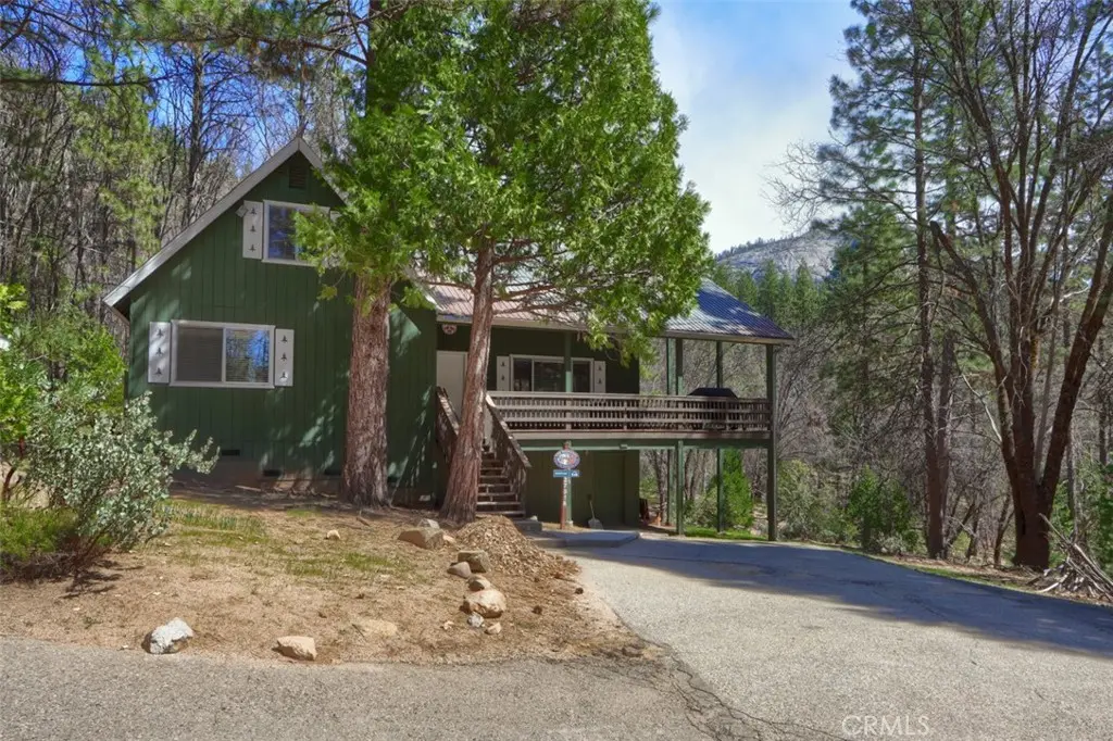 2701 Spelt, Yosemite, CA — listing photo 1