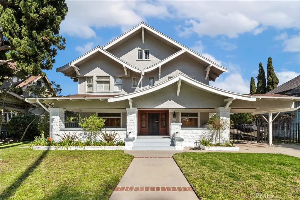 Single Family Residence for rent at 2167 W 20th, Los Angeles, CA featuring 5 beds and 1 bath
