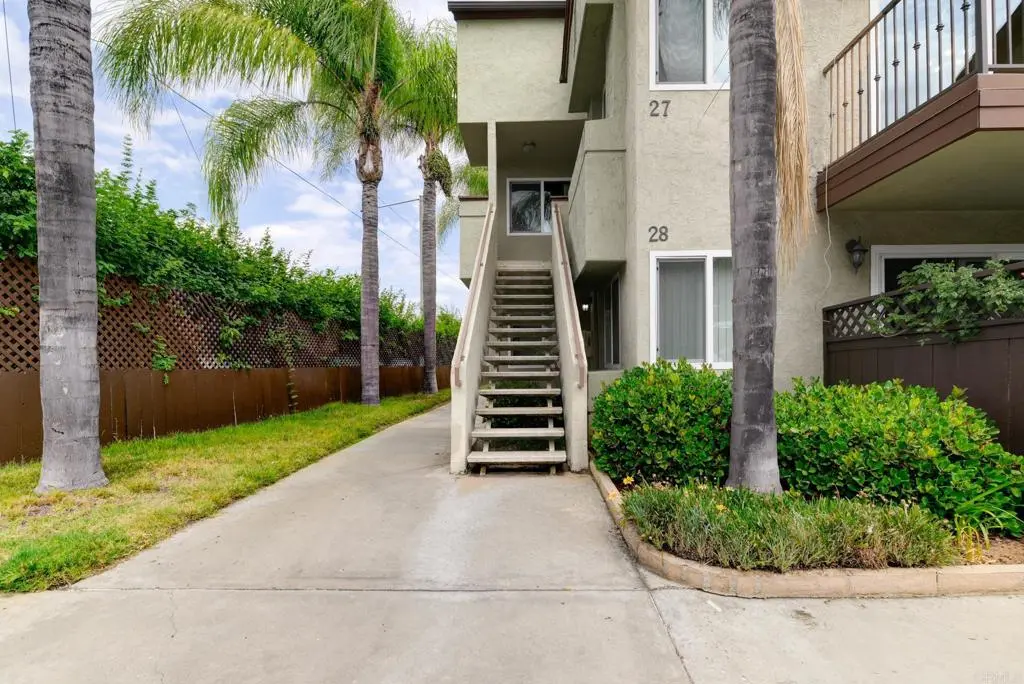 Condominium for sale at 1509 E Washington Ave 27, El Cajon, CA featuring 2 beds and 2 baths