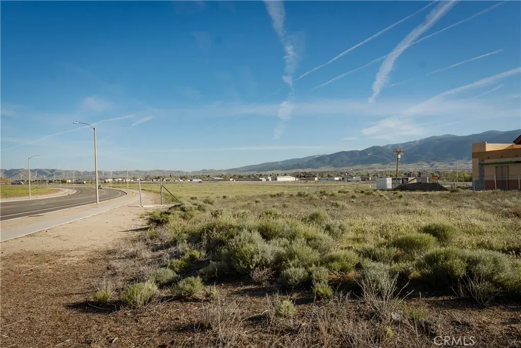 8 Challenger Drive, Tehachapi, CA — listing photo 1