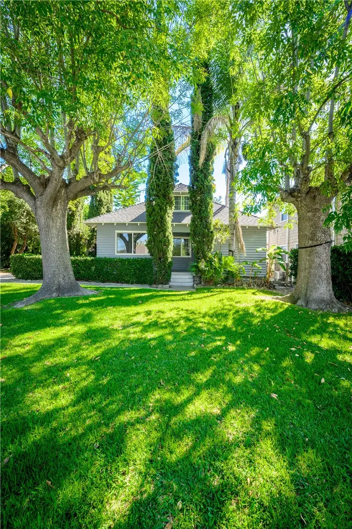 892 S Marengo, Pasadena, CA — listing photo 1