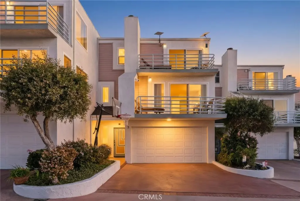 Residential Lease for rent at 867 Aubrey Court 3, Hermosa Beach, Los Angeles County, CA featuring 3 beds and 4 baths