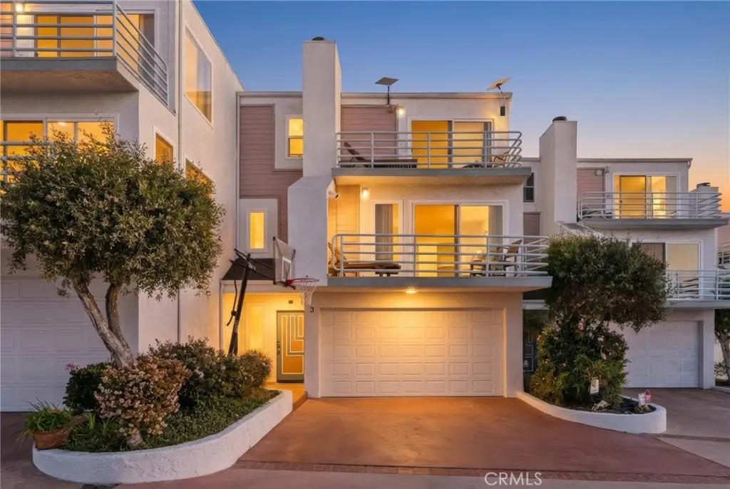 Townhouse for rent at 867 Aubrey Court 3, Hermosa Beach, CA featuring 3 beds and 4 baths