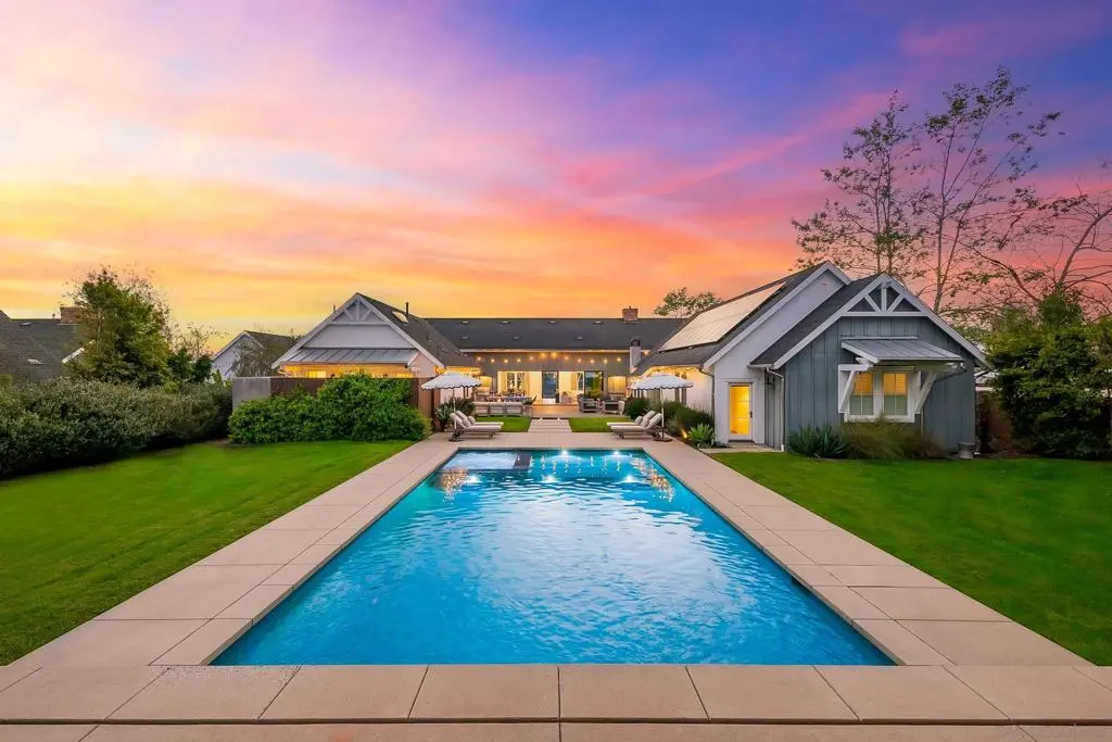 Single Family Residence for rent at 1245 Canton Ct, Encinitas, CA featuring 5 beds and 5 baths