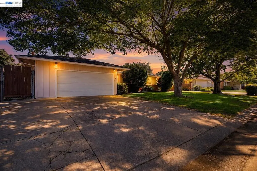 1816 Eastern Avenue, Sacramento, CA — listing photo 1