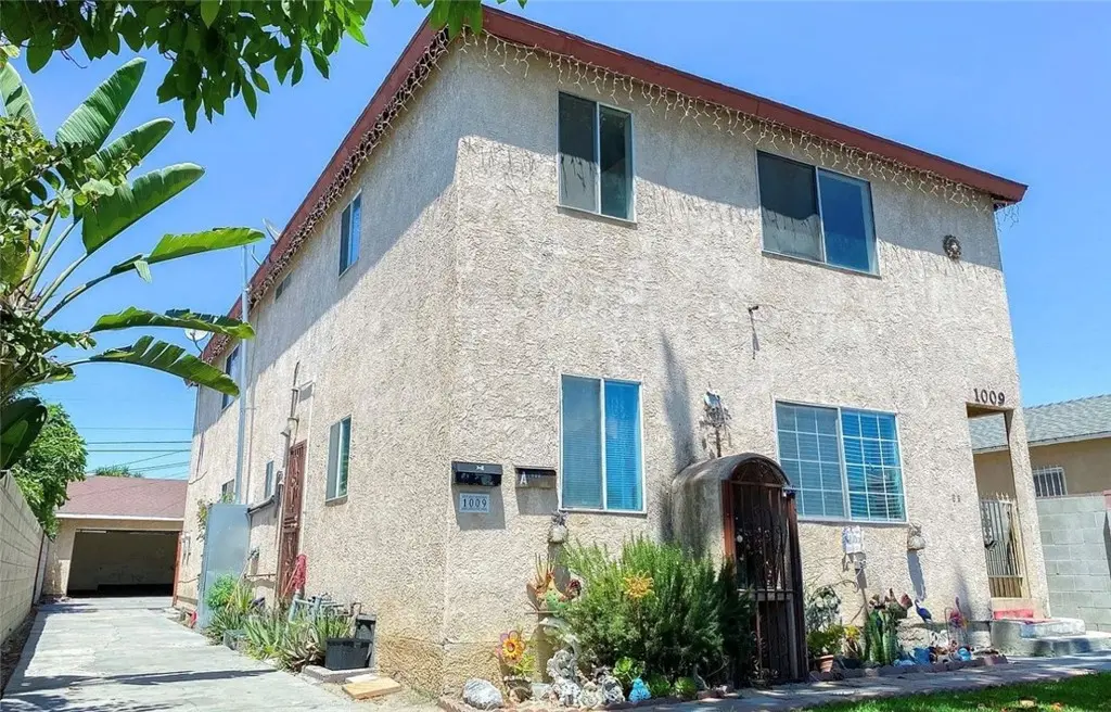 1009 E Stockton Ave, Compton, CA — listing photo 1